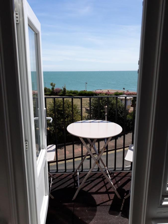 Breakers Bed And Breakfast Eastbourne Ngoại thất bức ảnh