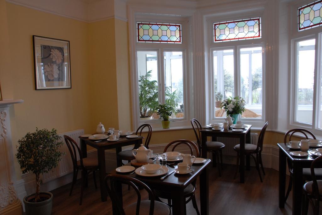 Breakers Bed And Breakfast Eastbourne Ngoại thất bức ảnh